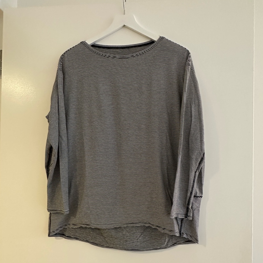 Lululemon Back in Action Size 6